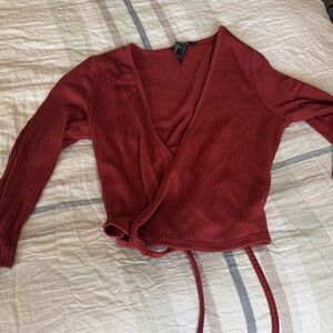 Women's V-Neck Sweater in Burgundy
